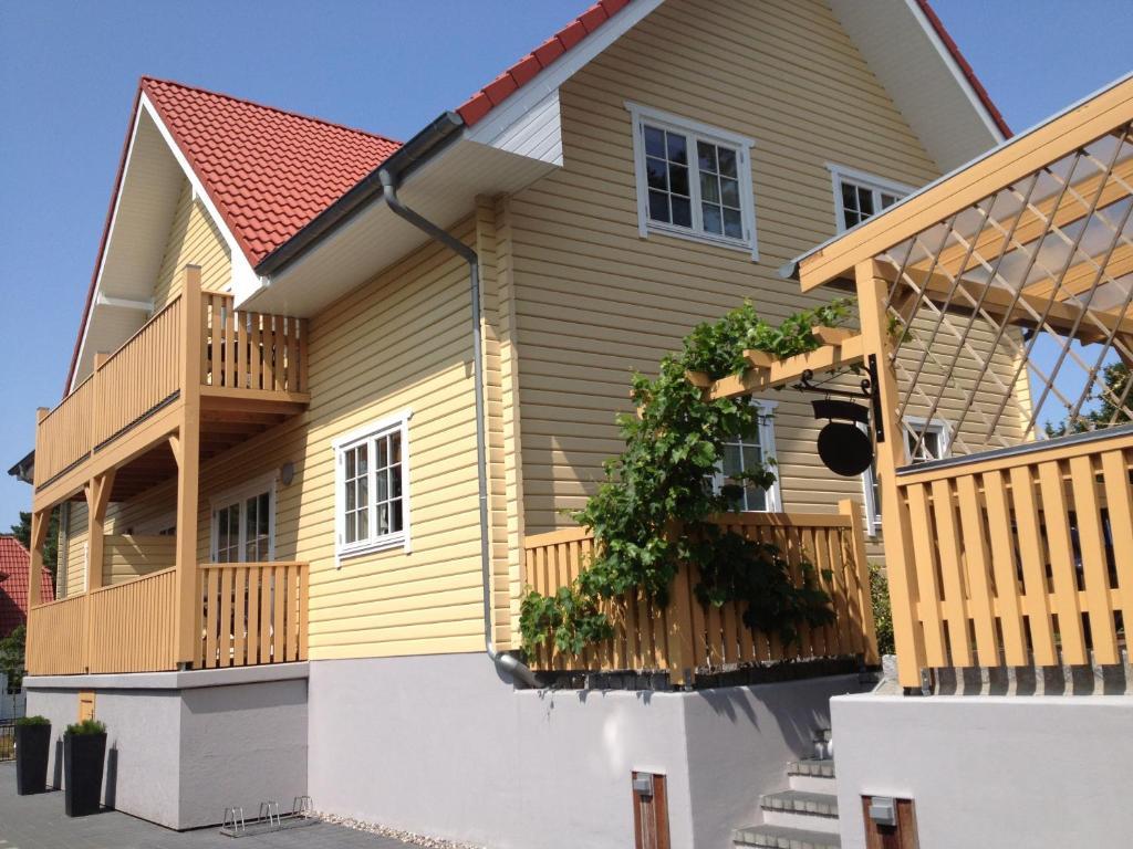 Haus Stoertebeker Appartements - Hotel Garni, Seebad Lubmin Exterior foto